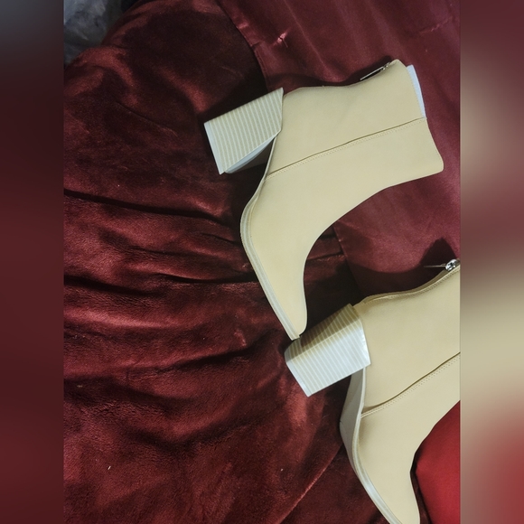 NIB  BACK ZIP BOOTIES SLIP ON CHUNKY HEEL POINTED CASUAL BOHO 6.5 3.25 HE… - Picture 9 of 12